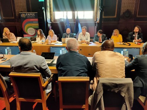 45 ans de mobilisation pour l’enseignement français à l’étranger !